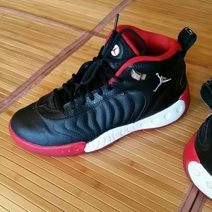 Jordan • Kids Black & Red Jumpman Sneakers